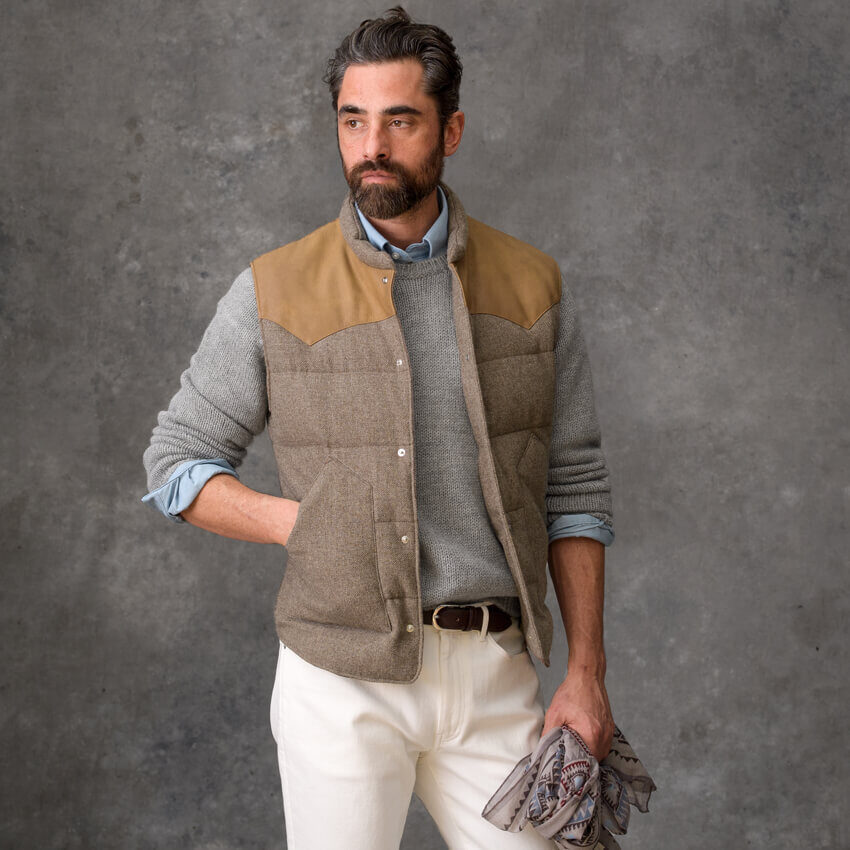 Look: Vest Western Zoomed