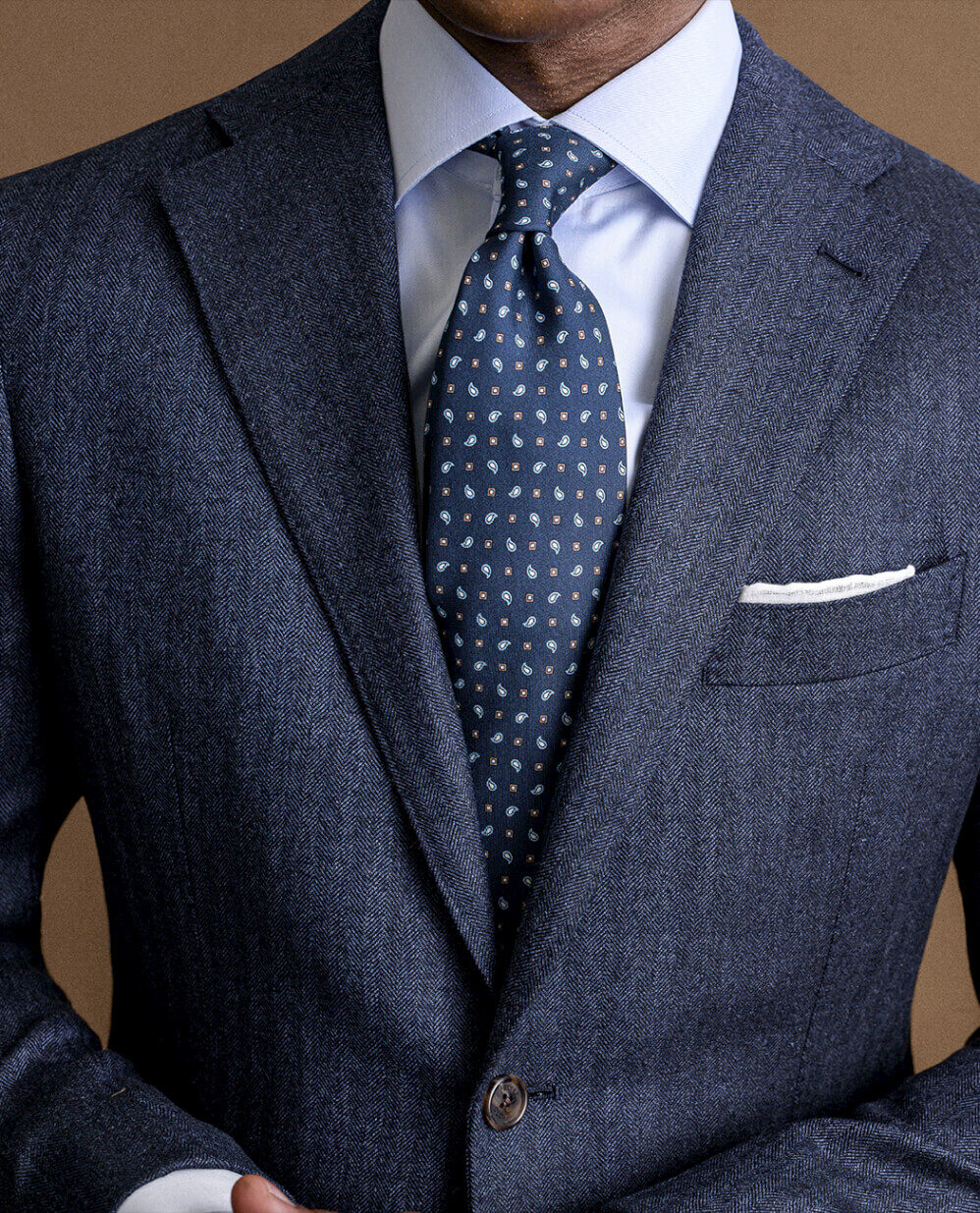 Look: A Classic Non-Iron Shirt Zoomed
