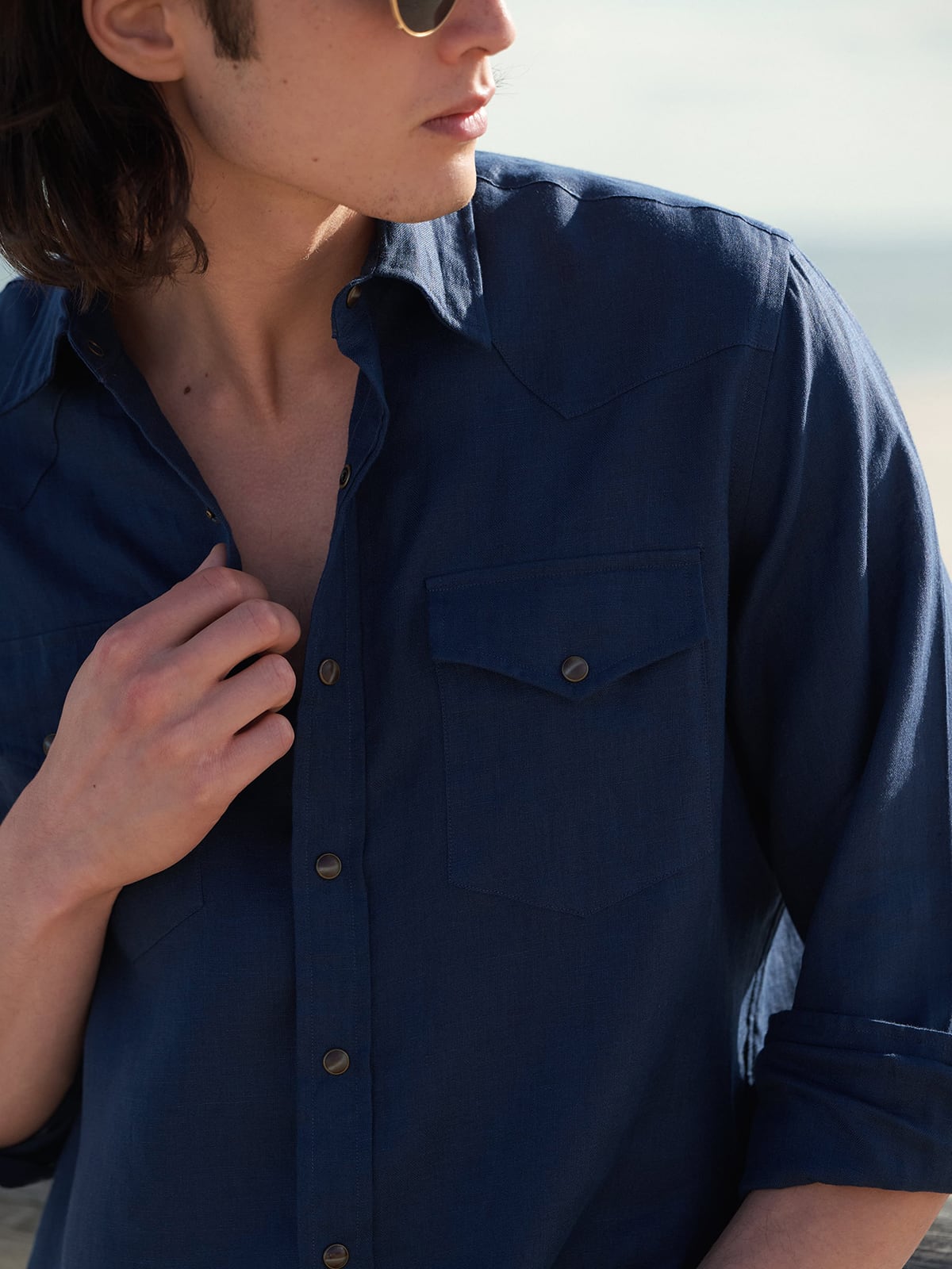 The Irish Linen Western Shirt in Navy