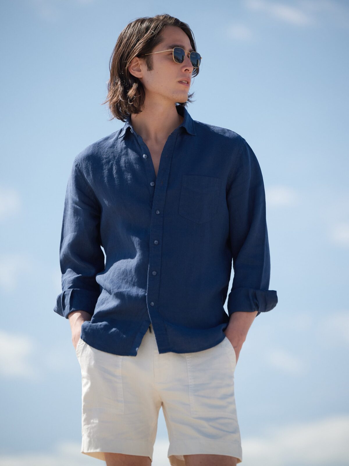 The Washed Linen Shirt in Navy