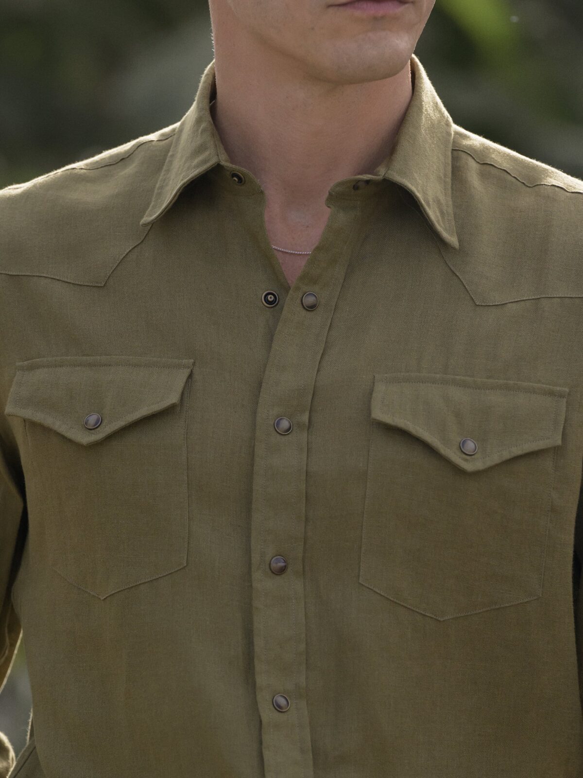 The Irish Linen Western Shirt in Olive