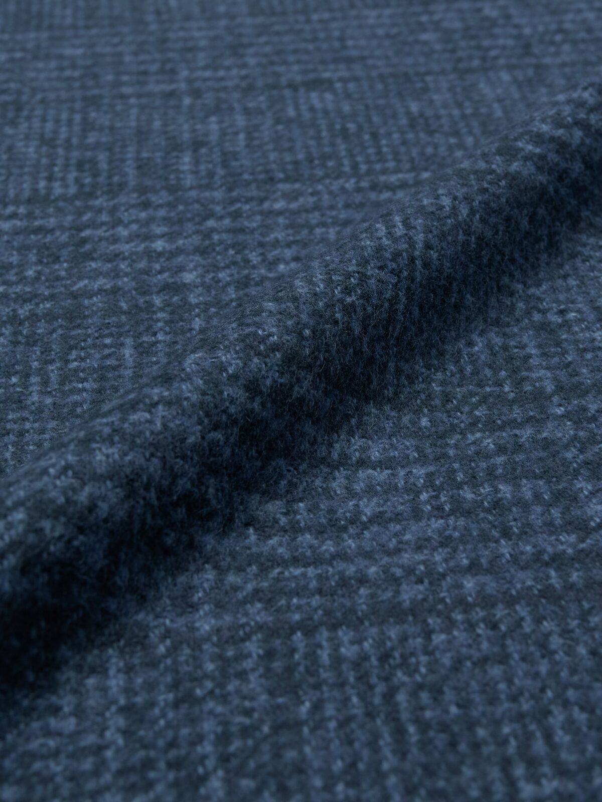 The Japanese Low Twist Shirt in Navy and Black Glen Plaid The Japanese Low Twist Shirt in Navy and Black Glen Plaid