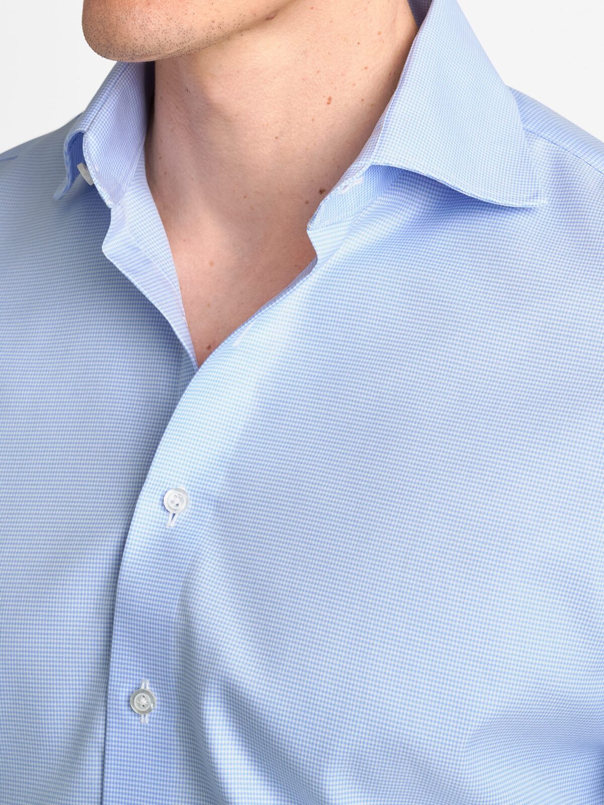 The Mayfair Wrinkle-Resistant Shirt in Light Blue Houndstooth
