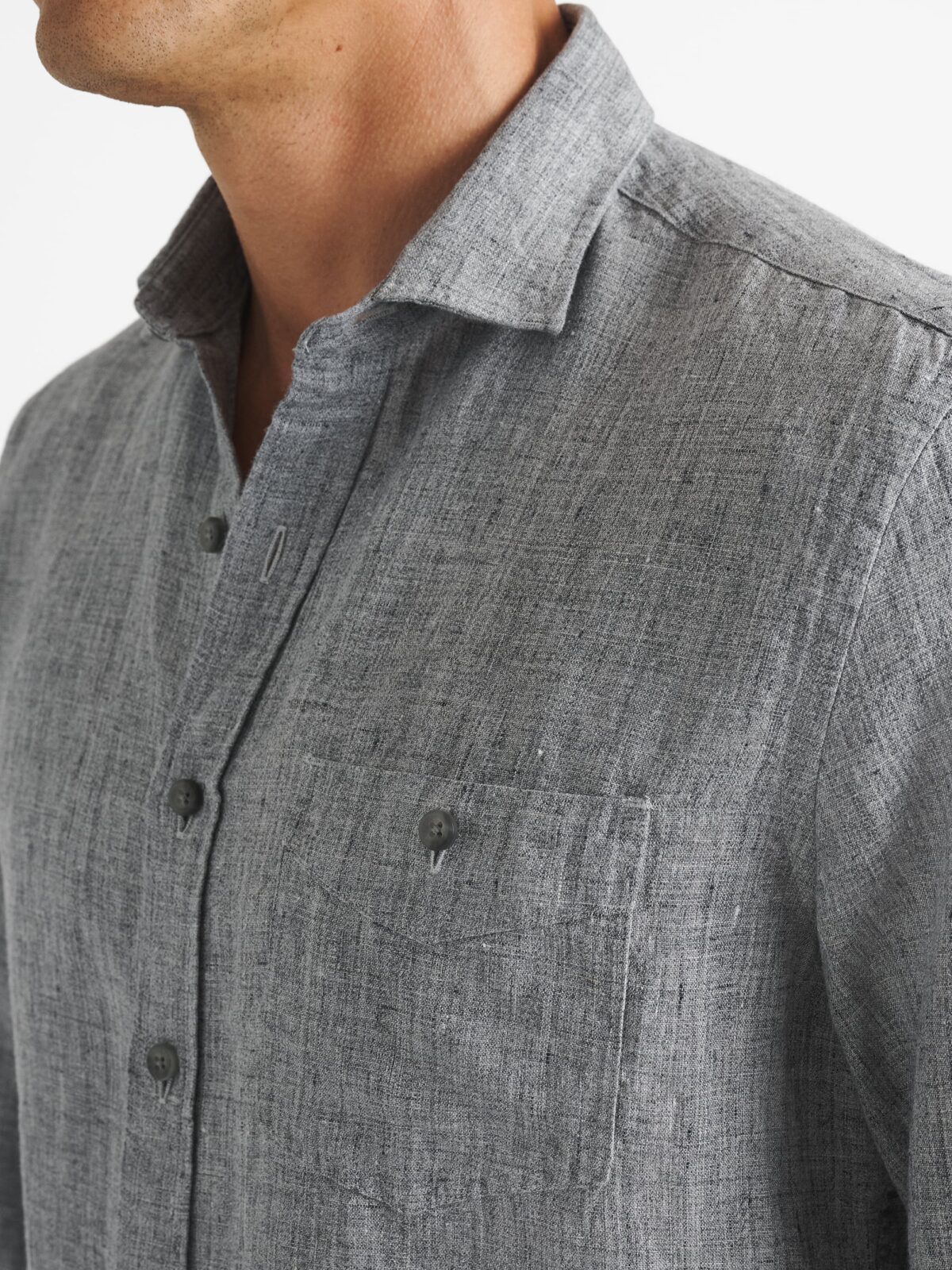The Italian Linen Melange Shirt in Charcoal