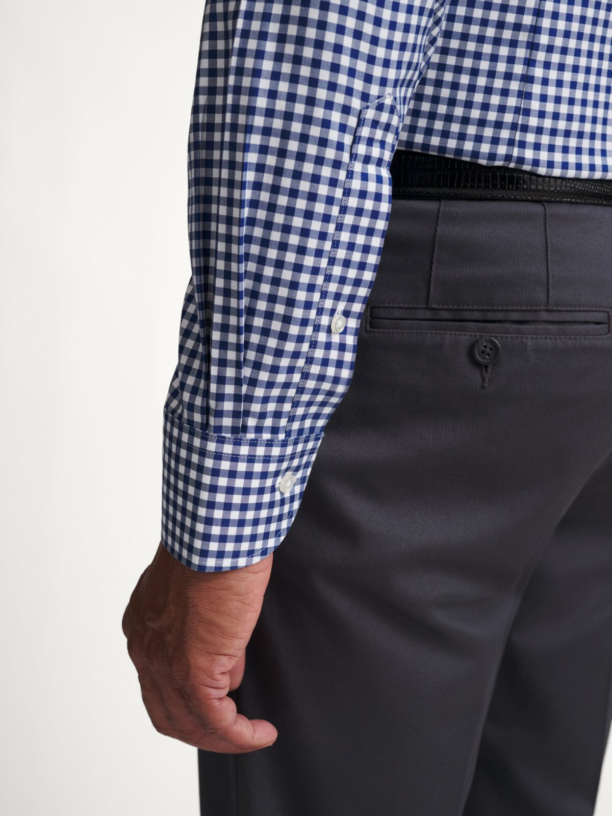 The Non-Iron Shirt in Navy Gingham