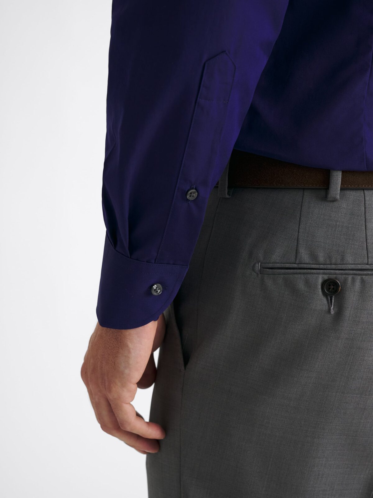 The Thomas Mason Broadcloth Dress Shirt in Navy