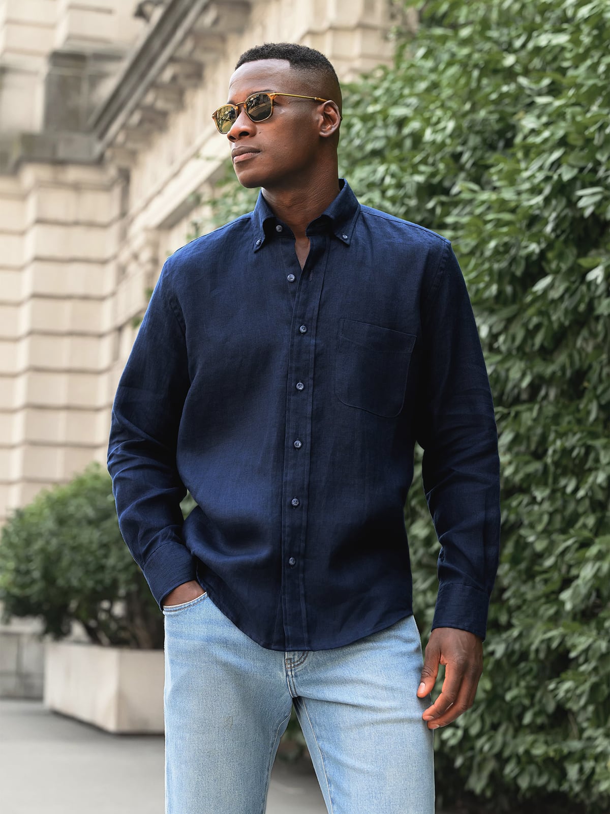 The Irish Linen Button Down in Navy
