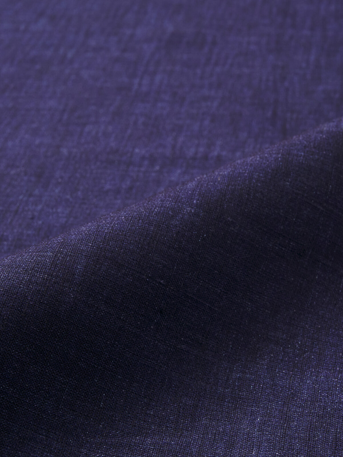The Riviera Linen Shirt in Navy