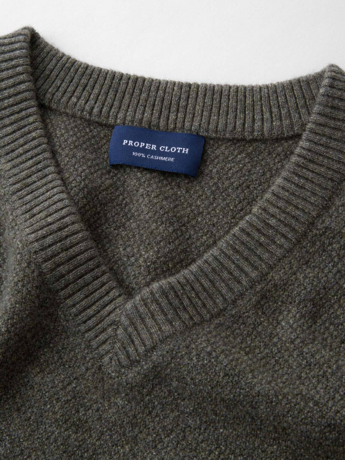 Pine Cobble Stitch Cashmere V-Neck Sweater