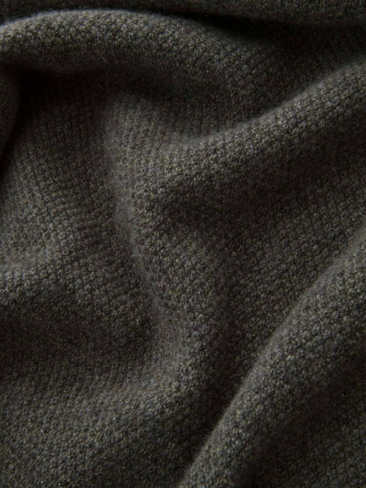 Pine Cobble Stitch Cashmere V-Neck Sweater