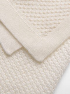 Cream Cashmere and Silk Knit Pocket Square Product Thumbnail 4