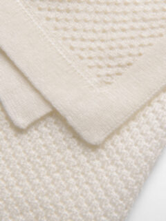 Cream Cashmere and Silk Knit Pocket Square Product Thumbnail 4