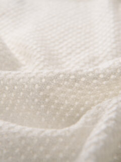 Cream Cashmere and Silk Knit Pocket Square Product Thumbnail 2