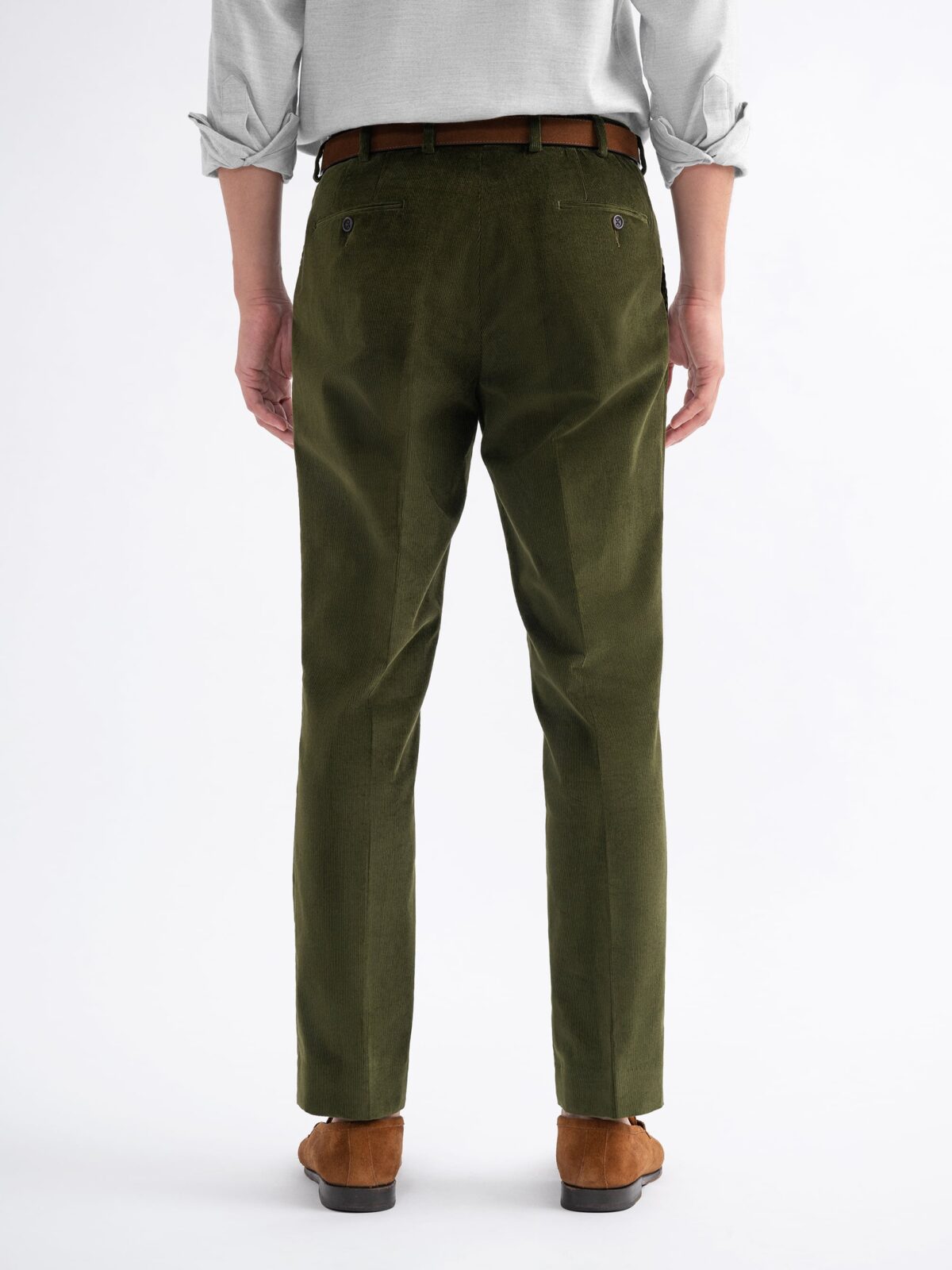 5 Ways To Style Green Corduroy Pants This Season - The Mom Edit
