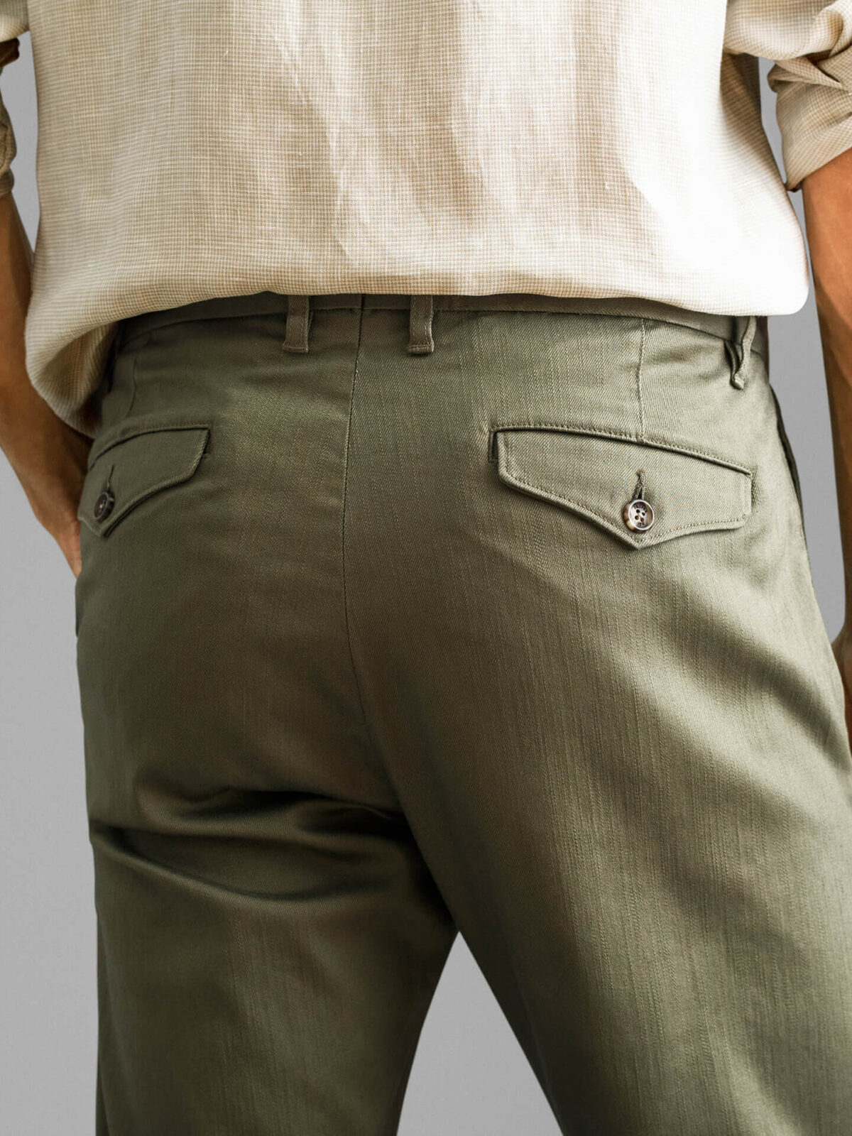 trousers with an elasticated waist in slub cotton and viscose