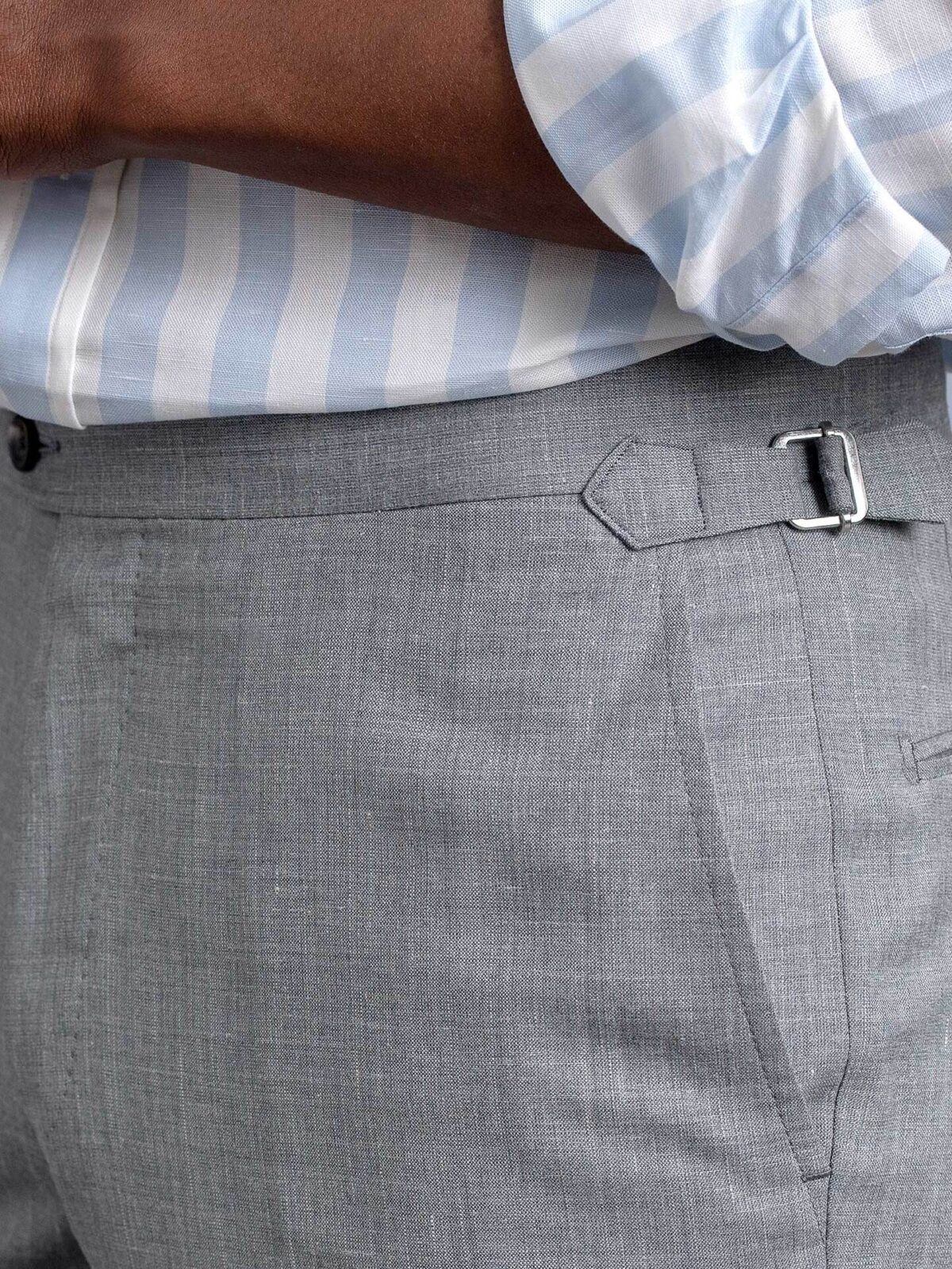 Belt Loops Vs. Side Adjusters: Which do You Choose?